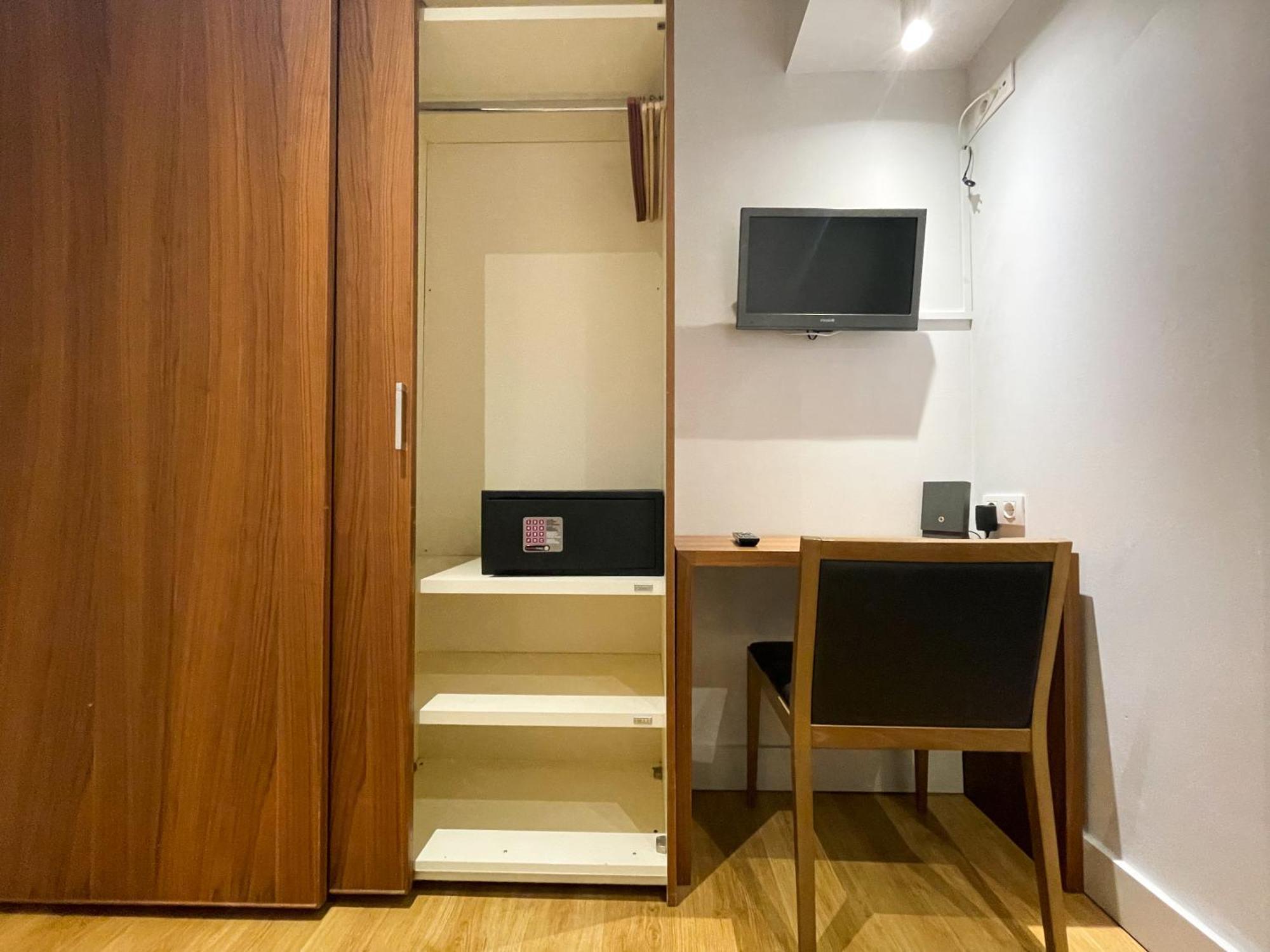 Boutique Pare Lainez- 2 Bedroom Sagrada Famlia With Balcony Apartment Barcelona