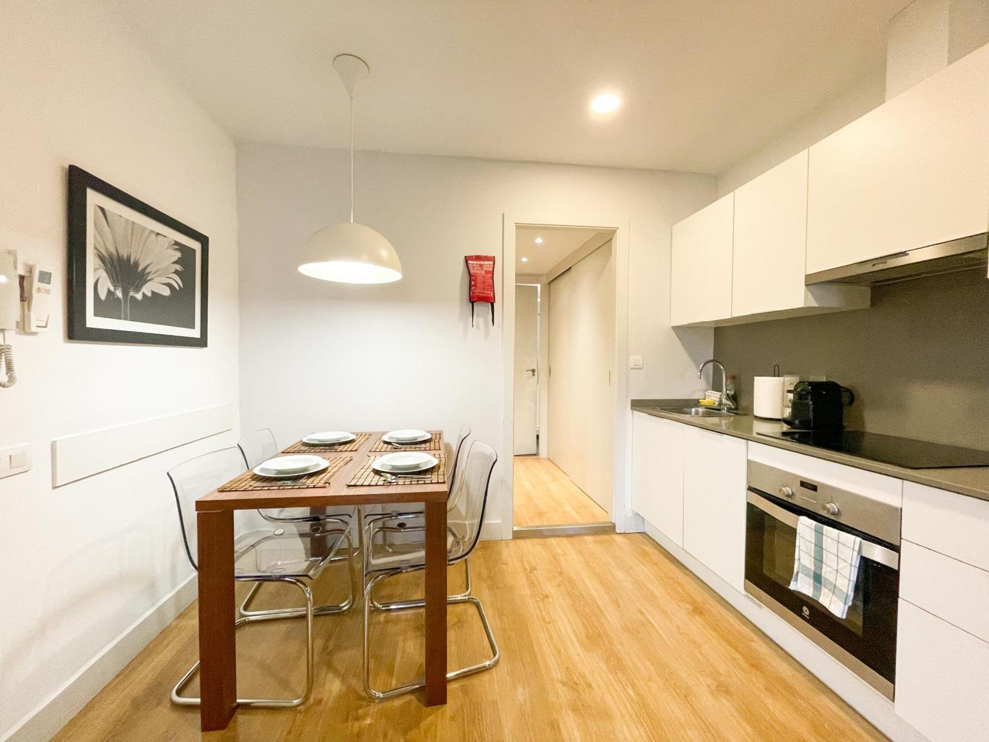 Boutique Pare Lainez- 2 Bedroom Sagrada Famlia With Balcony * Barcelona